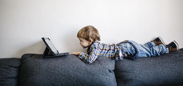 How to work out if your kid is too young for screens